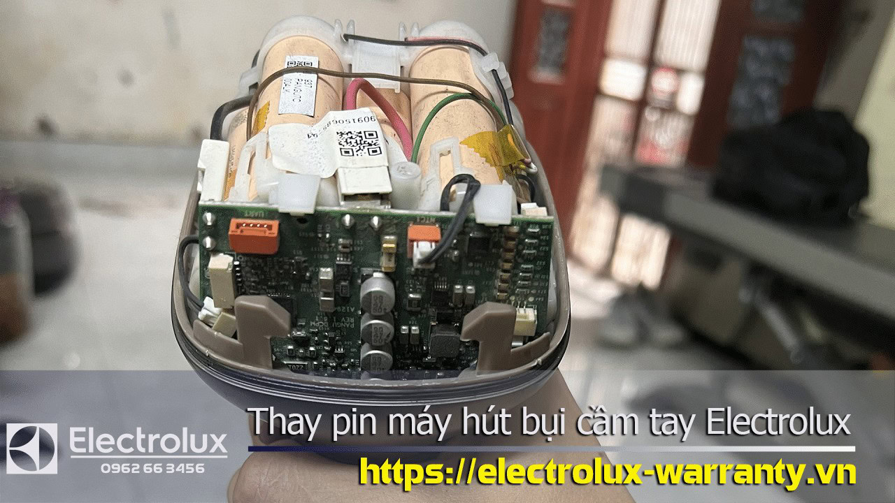 Stove vacuum motor battery replacement for Electrolux vacuum cleaner repair.